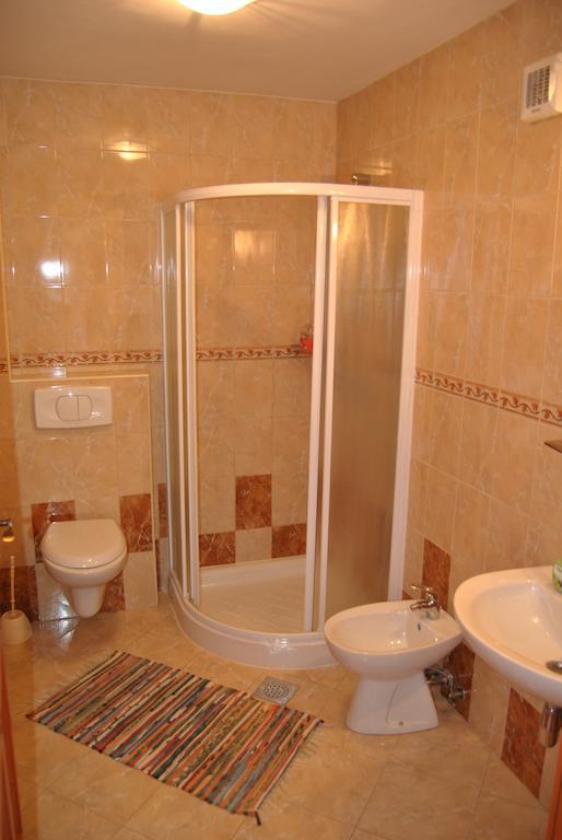Villa Tourist Farm Dujceva Domacija Vremski Britof Esterno foto