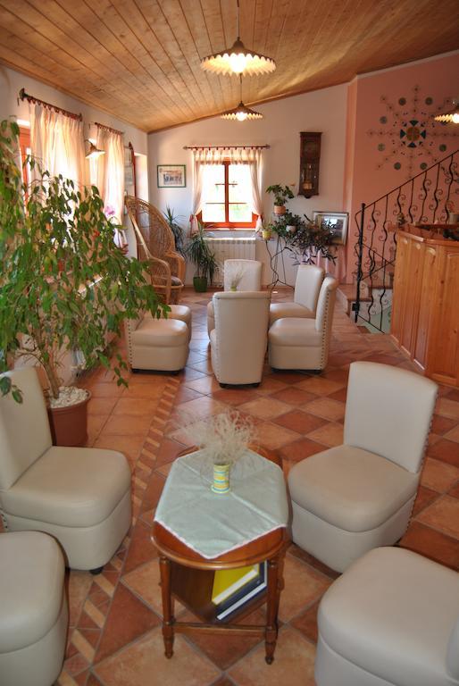 Villa Tourist Farm Dujceva Domacija Vremski Britof Esterno foto