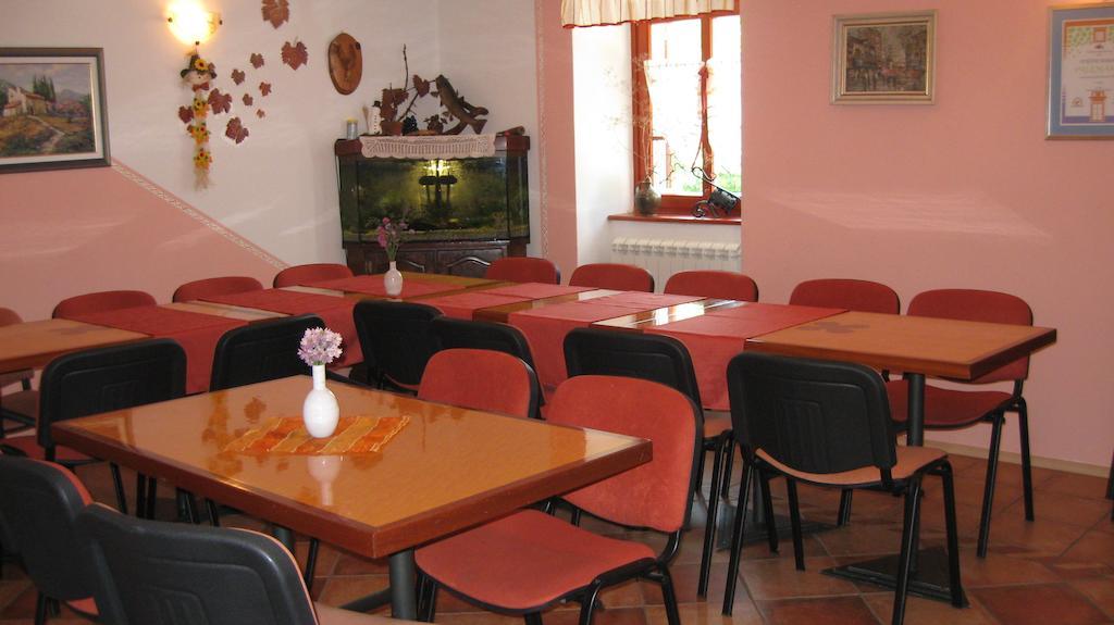 Villa Tourist Farm Dujceva Domacija Vremski Britof Esterno foto