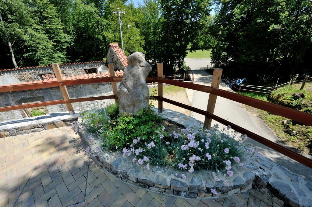 Villa Tourist Farm Dujceva Domacija Vremski Britof Esterno foto
