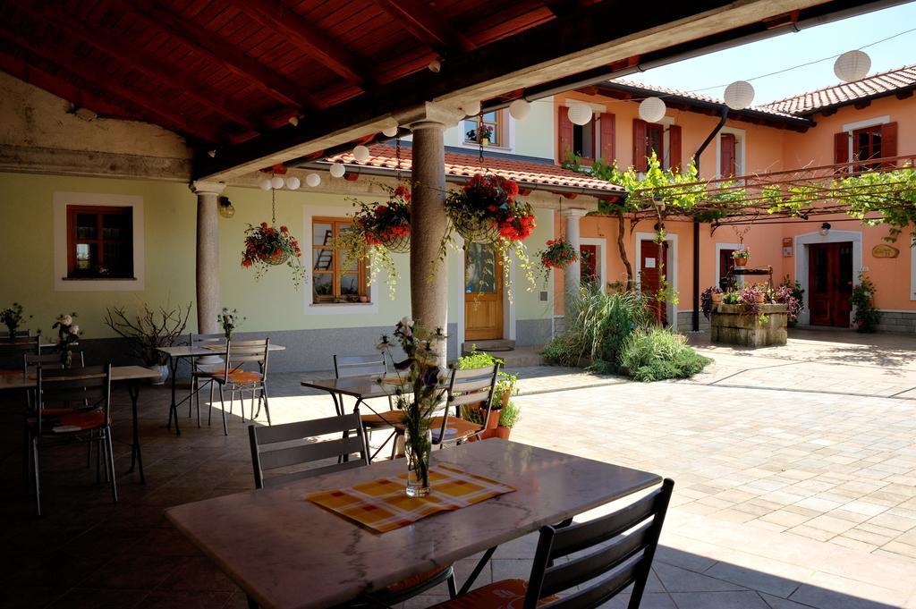 Villa Tourist Farm Dujceva Domacija Vremski Britof Esterno foto